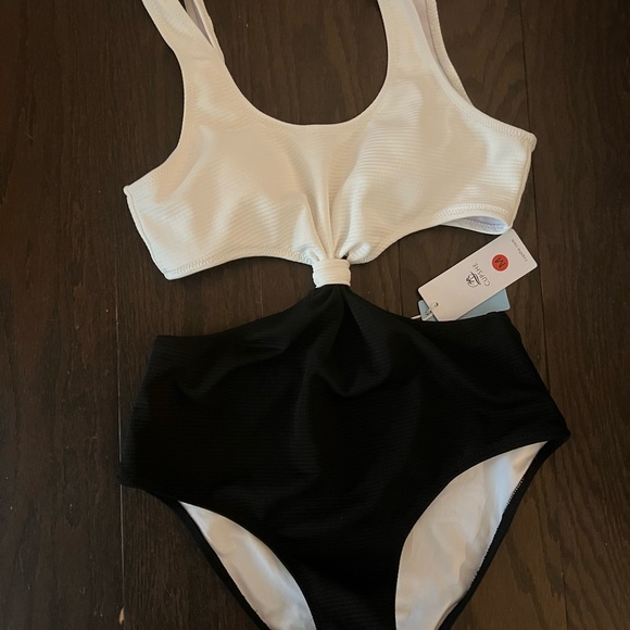 Cupshe Medium One Piece High Waisted New - Picture 2 of 4